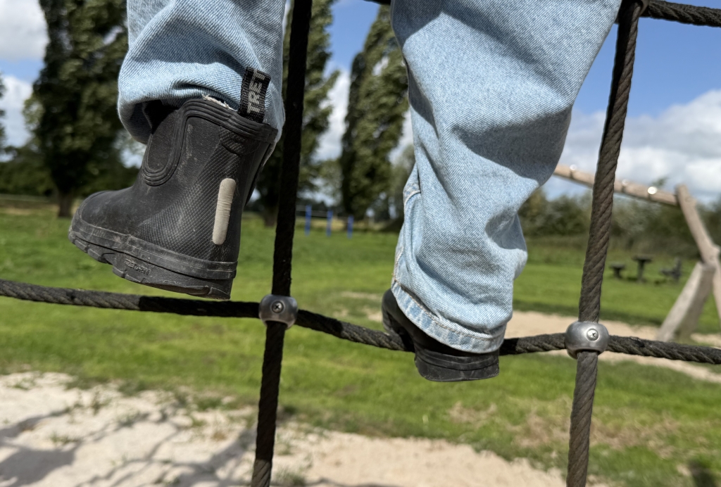 Kind aan het klimmen Jantje Beton